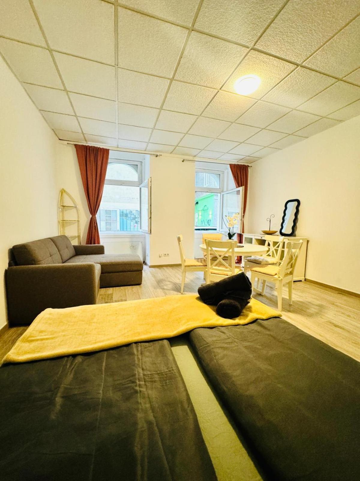 Amazing 2Br Apartment Near Praterstern Виена Екстериор снимка