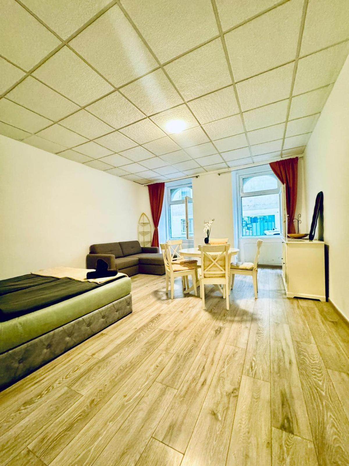 Amazing 2Br Apartment Near Praterstern Виена Екстериор снимка