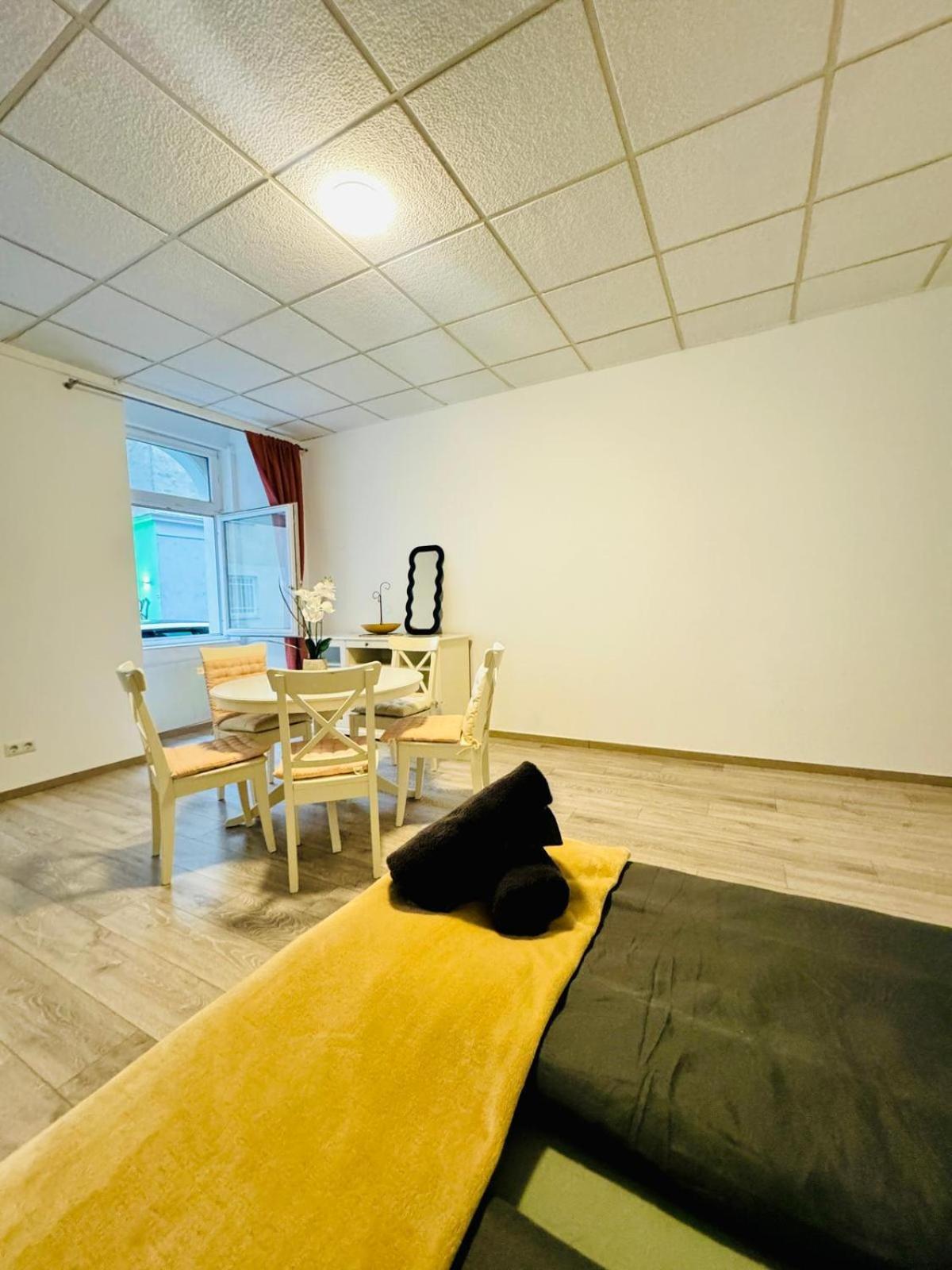 Amazing 2Br Apartment Near Praterstern Виена Екстериор снимка