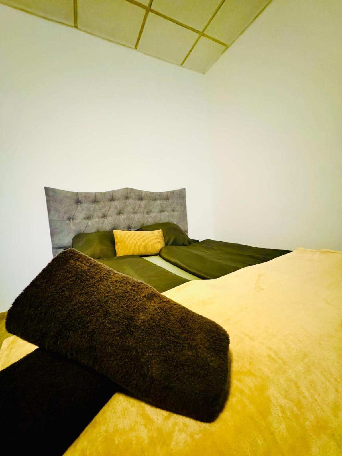 Amazing 2Br Apartment Near Praterstern Виена Екстериор снимка