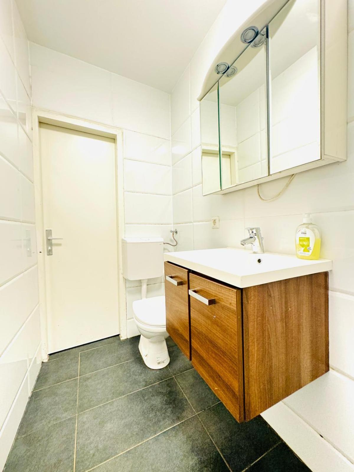 Amazing 2Br Apartment Near Praterstern Виена Екстериор снимка