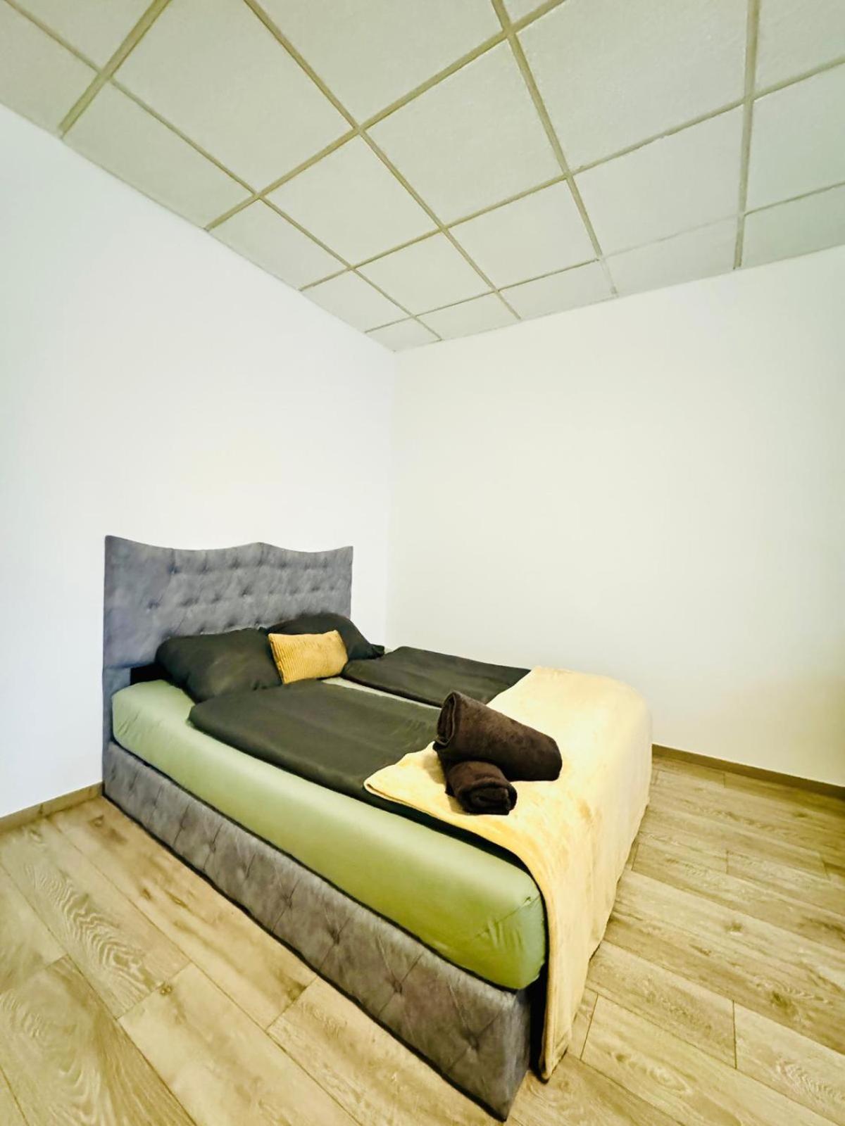 Amazing 2Br Apartment Near Praterstern Виена Екстериор снимка